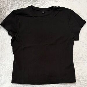 Uniqlo Medium Cropped Tee sz M